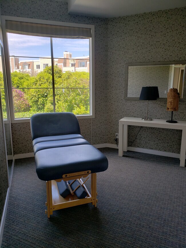 Building Photo - 6400 Christie Ave