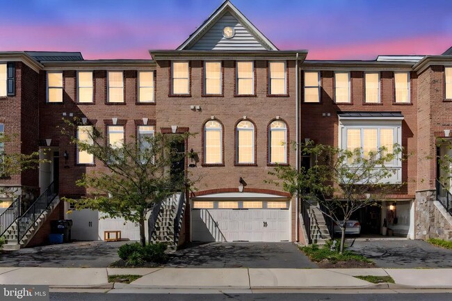 Building Photo - 208 Croft Square