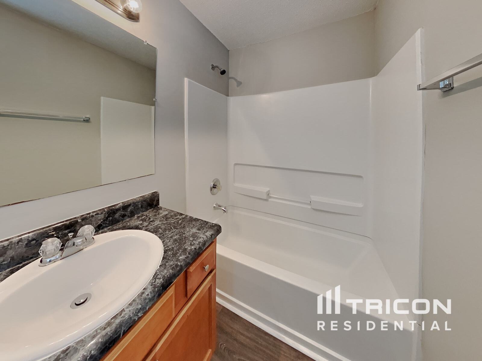 Building Photo - 142 Quiet Grove Dr