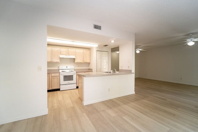 Building Photo - 2BR/2BA Condo in Conquistador – Shores of ...
