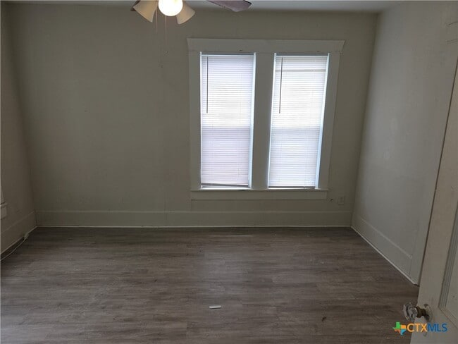 Building Photo - 1219 S 10th St