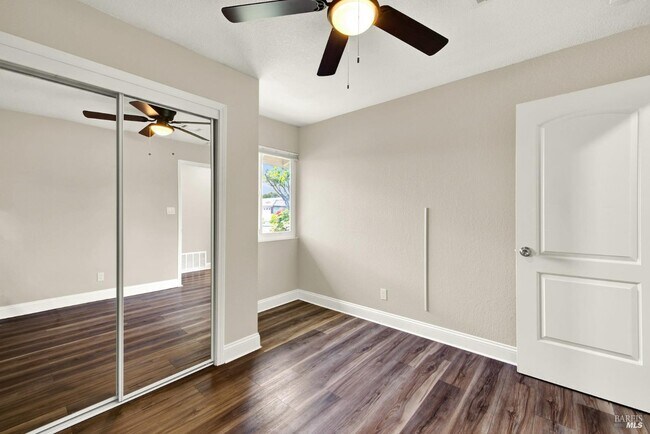 Building Photo - 314 Tulip St