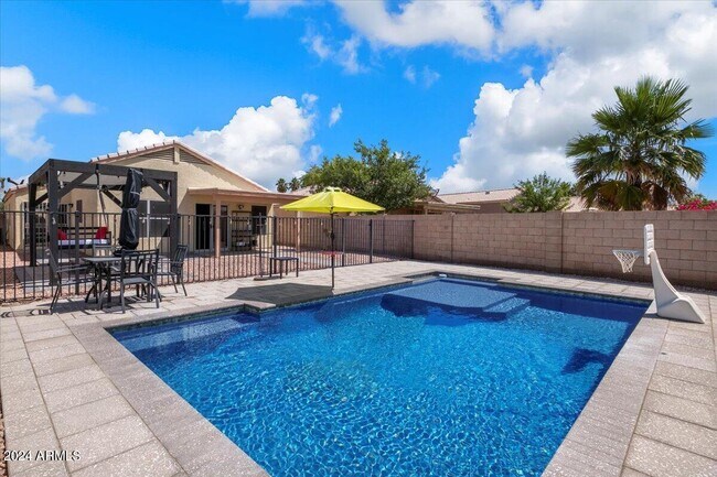 Building Photo - 4623 E Desert Wind Dr.