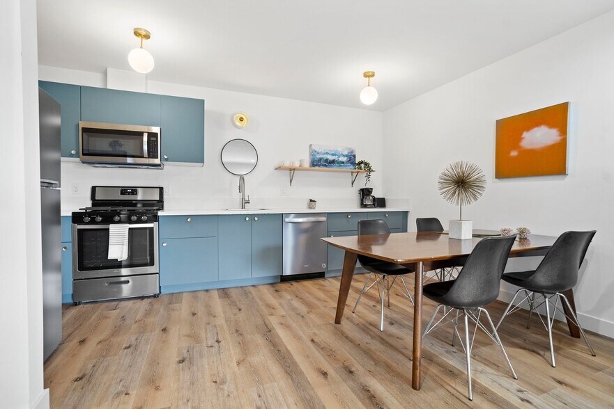 Building Photo - Individual Bungalows: All 1 bedroom/ 1 bath units all with LARGE PRIVATE YARDS.