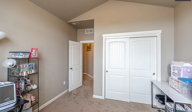Building Photo - Beautiful Home In Mae Valley