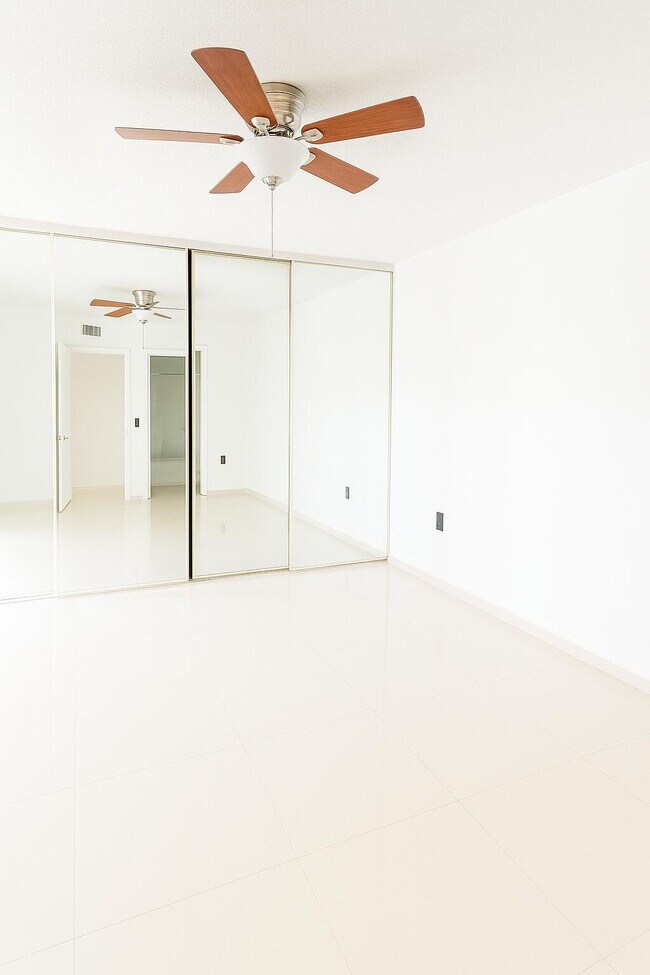 Building Photo - 728 Mill Valley Pl