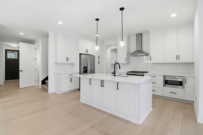 Building Photo - 5980 Willow Grove