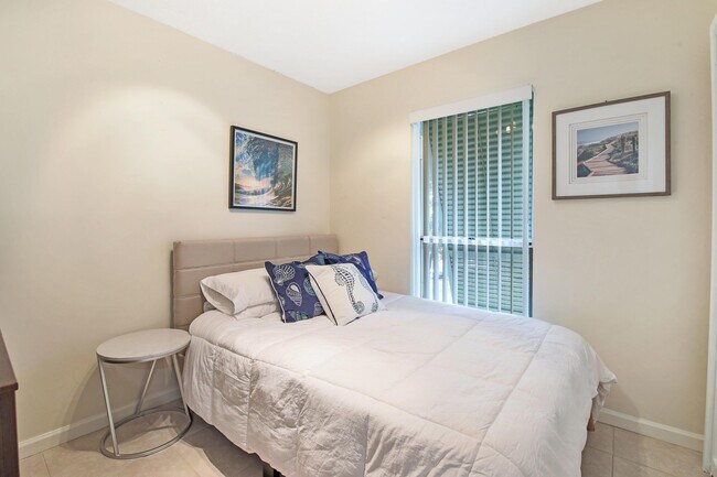 Building Photo - 261 Cypress Point Dr