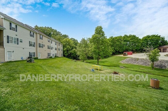 Building Photo - 1115 N Byrne Rd