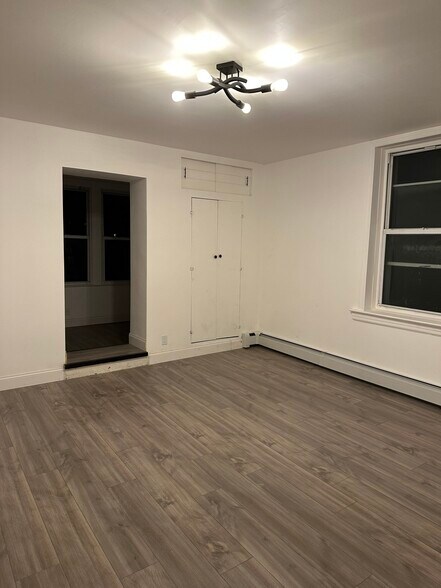 Building Photo - 2571 W 16th St
