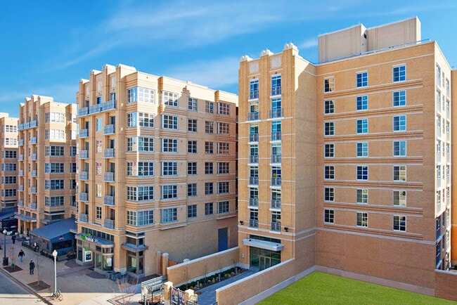 Building Photo - Highland Park, 1400 Irving St NW