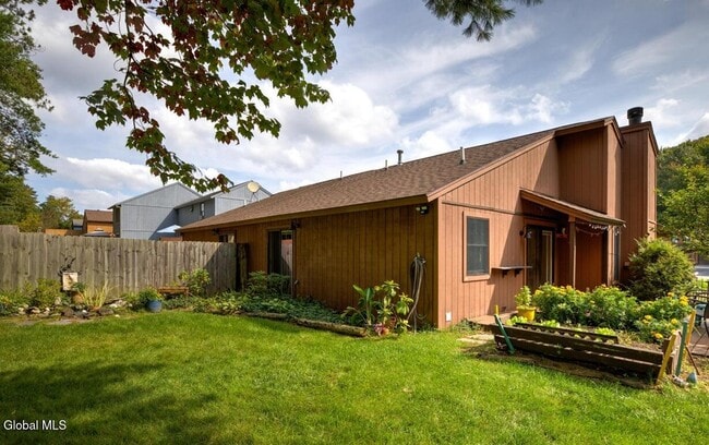 Building Photo - 24 Thimbleberry Rd