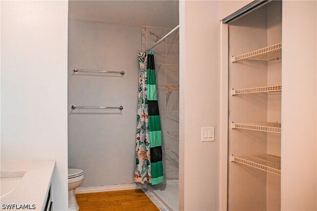 Building Photo - 148 Lake Point Ln