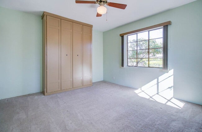 Building Photo - 1301 W Mulberry Dr