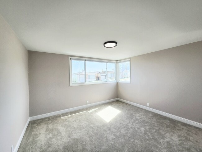 Building Photo - 3 bedroom Daly city home