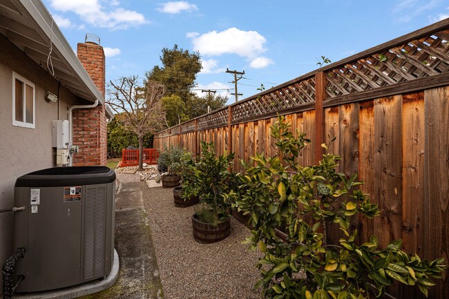 Building Photo - Energy-Efficient Home in Grant Park Neighb...