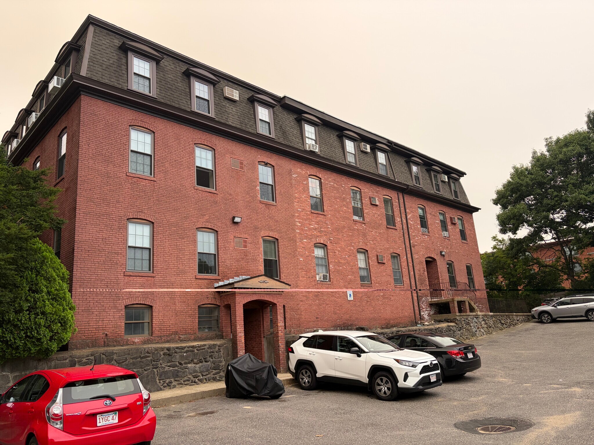 Building Photo - 23 Sterling St