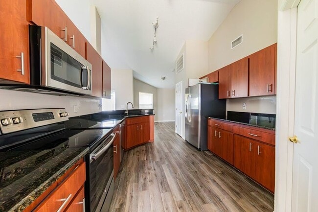 Building Photo - 541 Drayton Rd