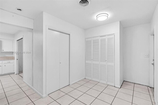 Building Photo - 781 NW 66th Ave