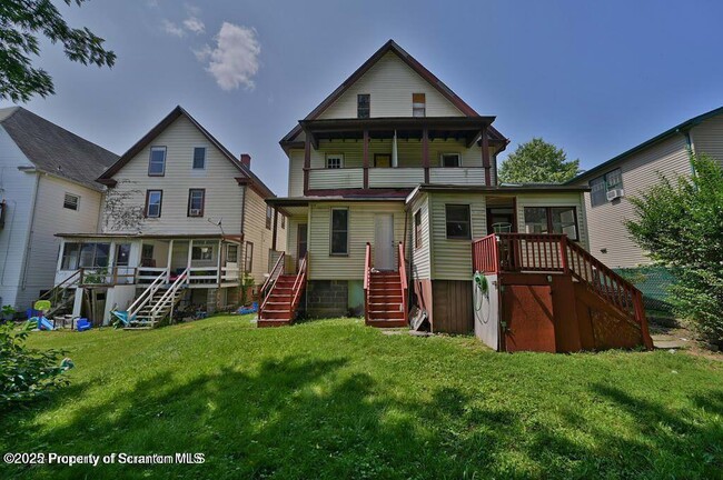 Building Photo - 1416 Capouse Ave