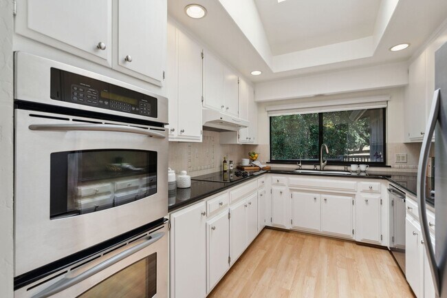 Building Photo - Single Level Luxury Home in Carmichael
