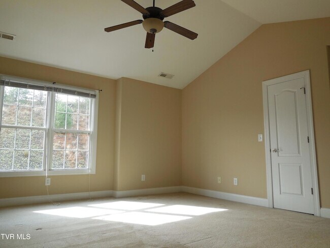 Building Photo - 341 Coldwater Dr