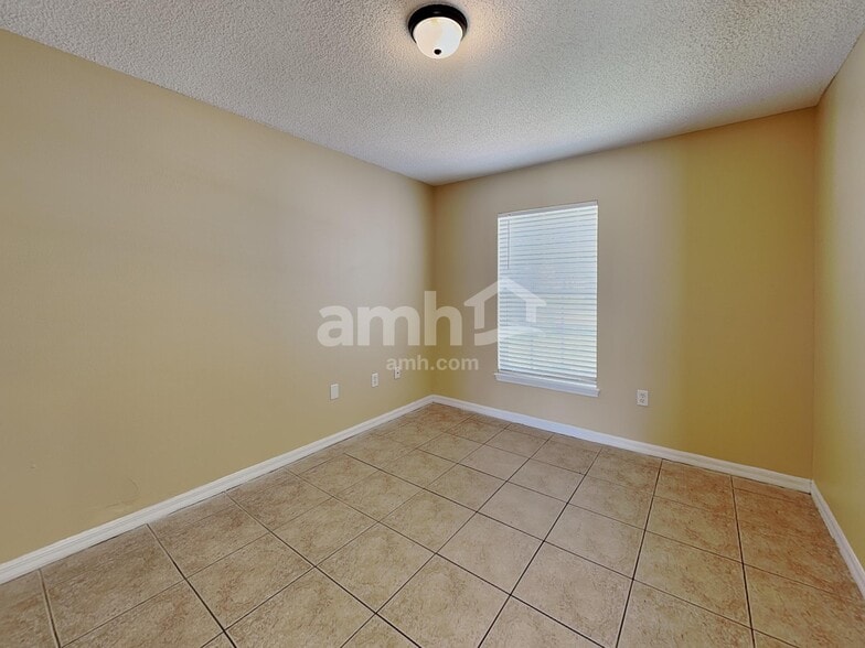 Building Photo - 950 Woodsong Way