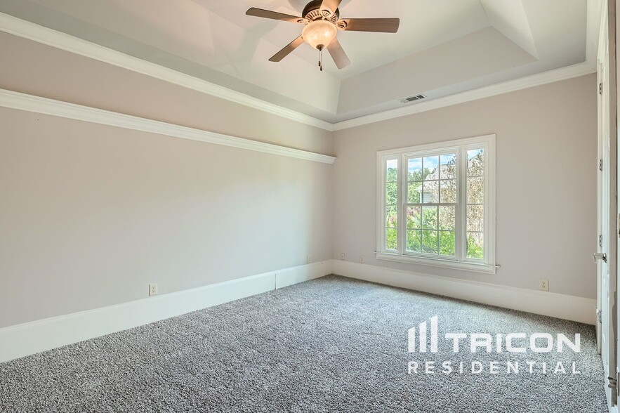 Building Photo - 1026 Overlook Dr