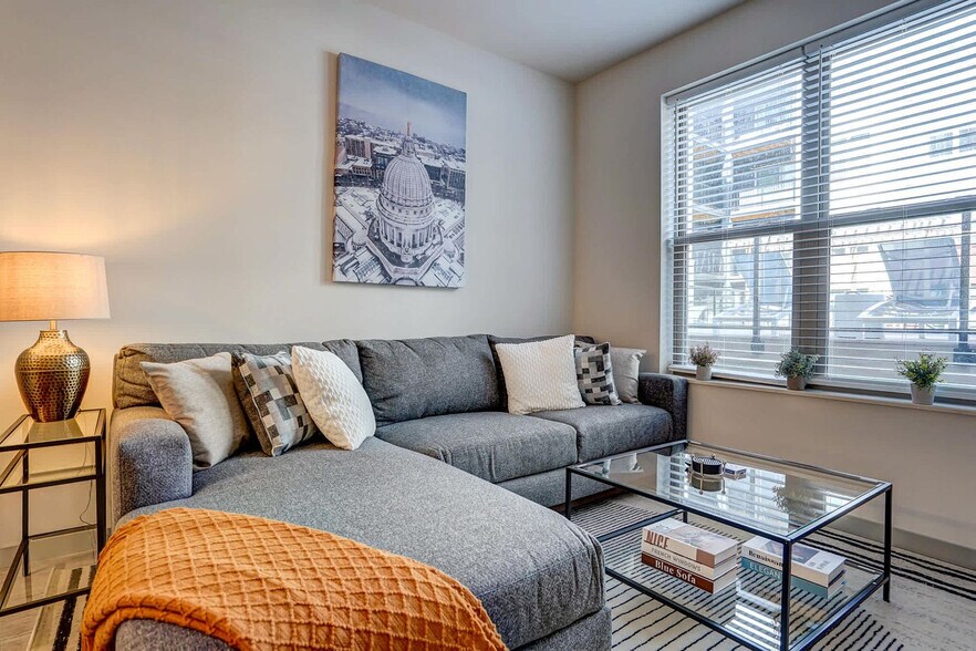 Building Photo - 5022 American Pkwy