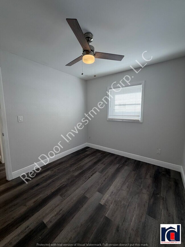 Building Photo - 2 Bedroom 1.5 Bath in the Heart of Downtown Deland~Available Now~