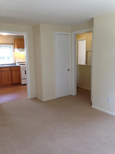 Livingroom view back towards Kitchen and center hall - 22 New St