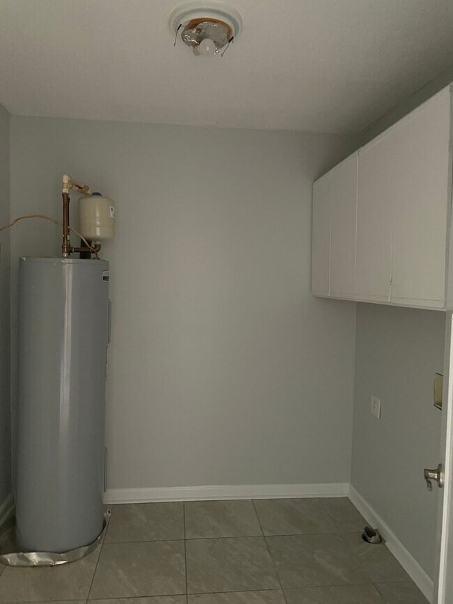 Building Photo - 904 Shipyard Point