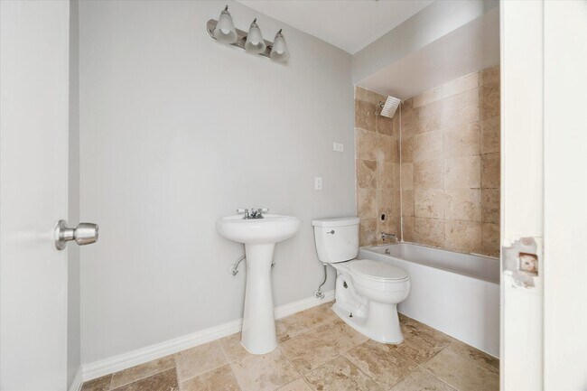 Building Photo - 3809 Wakeforest St