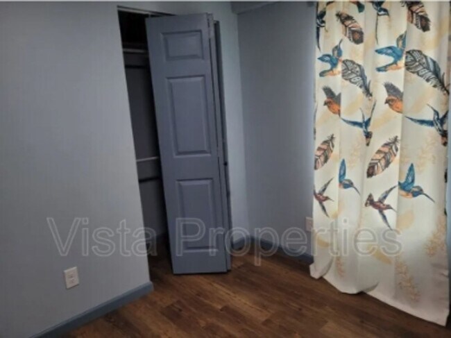 Building Photo - 40216