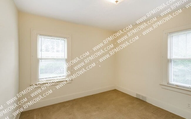 Building Photo - 1007 Wilson Ave