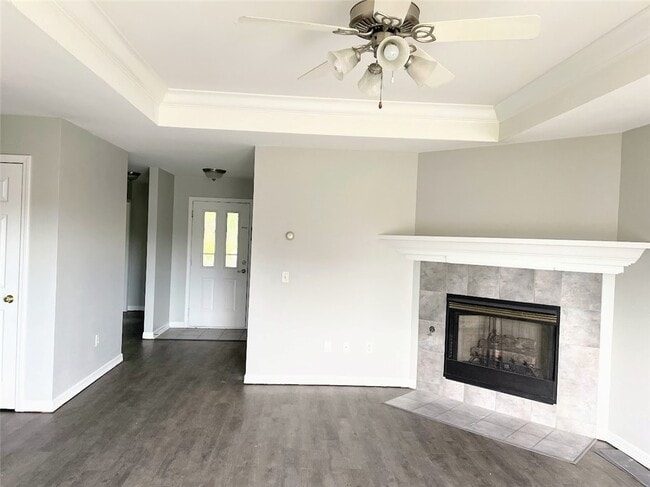 Building Photo - 905 SW Cheyenne Dr