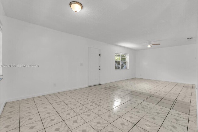 Building Photo - 5742 Garfield St