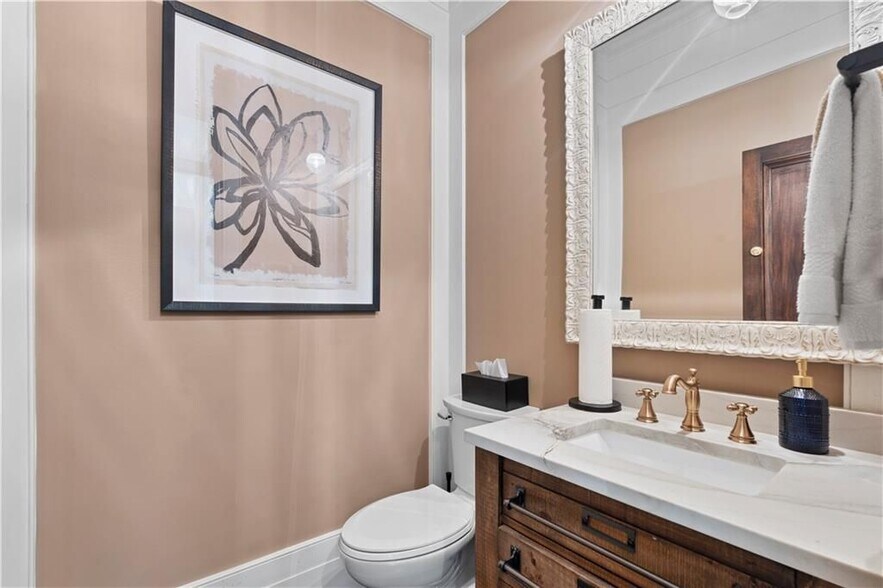 Building Photo - 235 Smokerise Trce