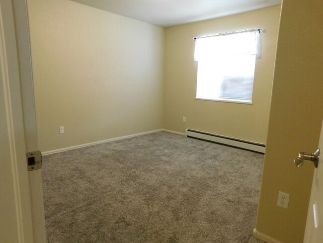 Building Photo - Nice Home in Chatfield II Subdivision