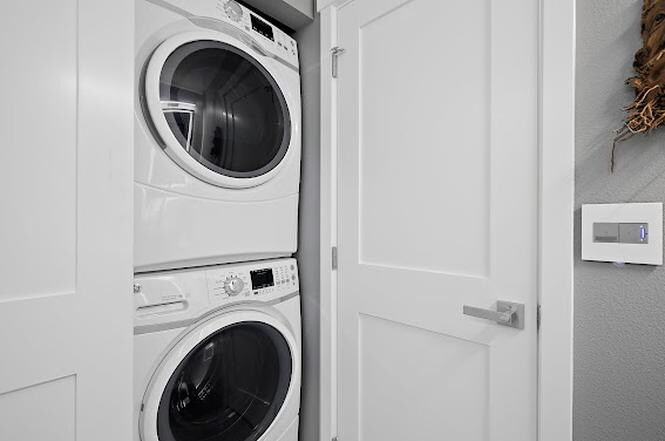 Building Photo - 1504 Aurora Ave N