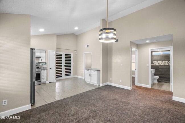 Building Photo - 450 Sunrise Hills Dr