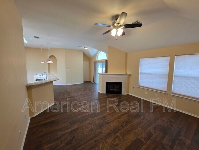 Building Photo - 1209 Shadow Lakes Blvd