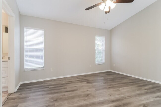 Building Photo - 1005 Brielle Ave
