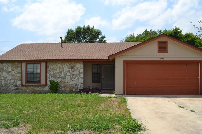 Building Photo - Charming 3 bed 2 bath home available soon!!