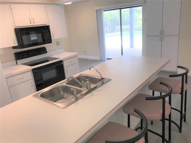 Building Photo - 8305 12th Ave Dr NW