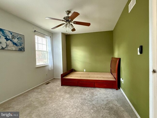 Building Photo - 9 Ingrid Ct