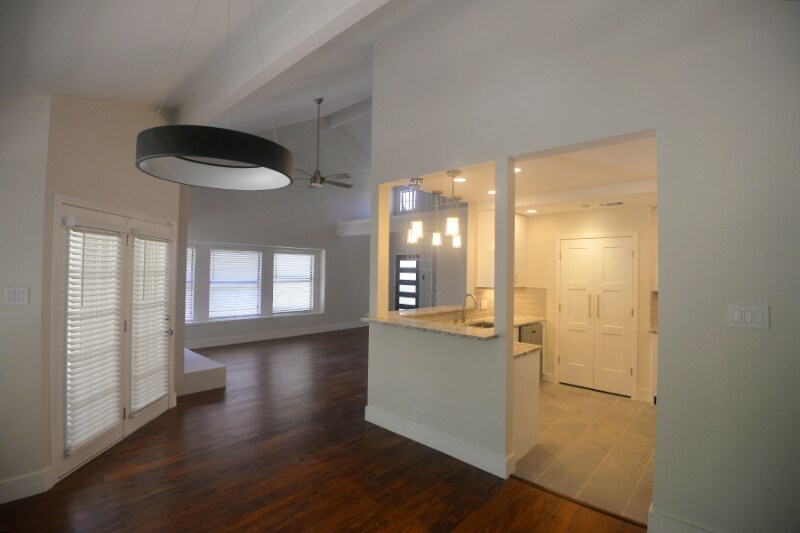 Building Photo - 6304 Maury Hollow