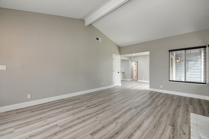 Building Photo - 2432 Camino Garden Way