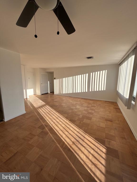 Building Photo - 3450 Toledo Terrace