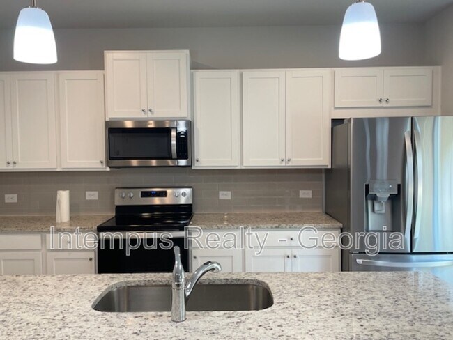 Building Photo - 693 Summerwood Ln